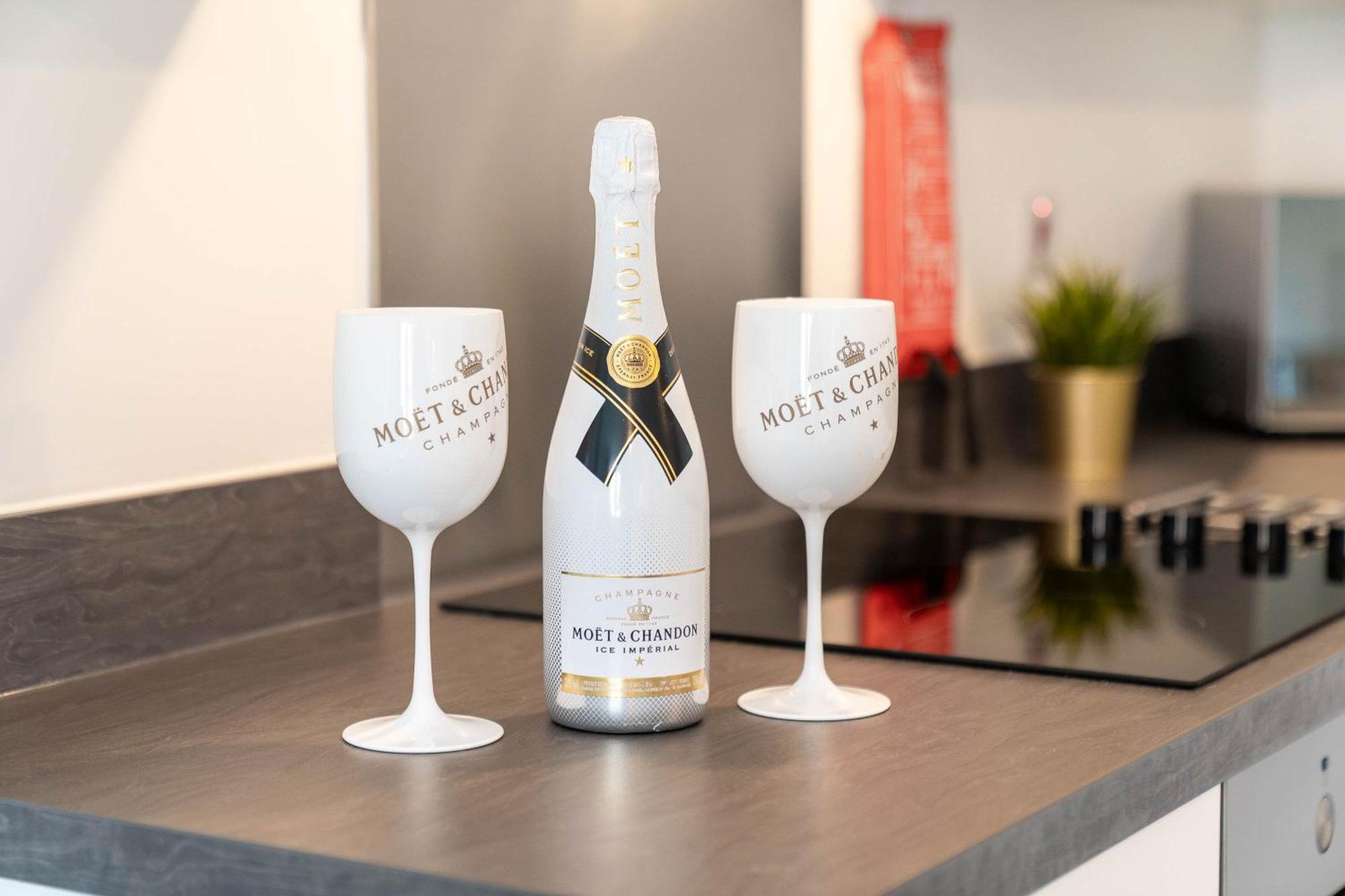Luxury Apartment - Twin Beds - Selly Oak - Off-Street Parking - Free Netflix & Wifi - Top Rated 9Cc Birmingham Eksteriør billede